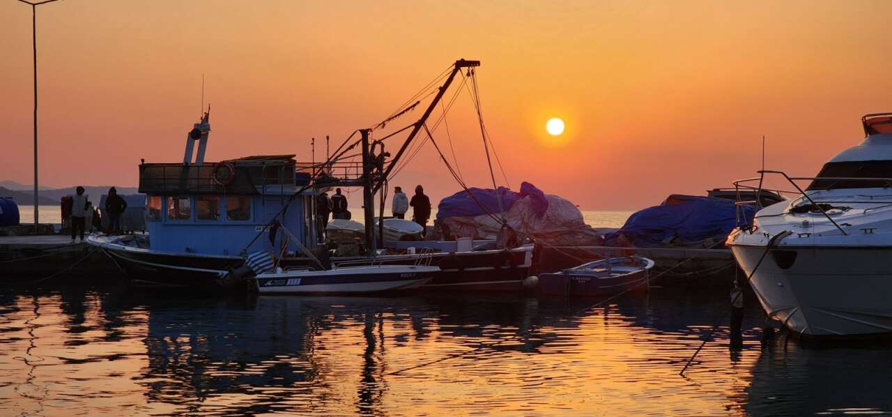 Sakin Kent Akyaka Yine Dünya Gündeminde: The Guardian Yazdı, Kitlesel Turizme Direnen Ender Sahil Kasabası Olarak Gösterdi 9